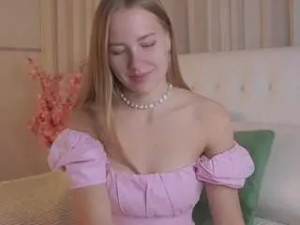 Stream this uncensored scene of Raysprinkle Cam porn model from camsoda