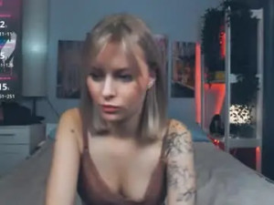 Stream this full clip of Lunaluxyx Cam porn model from chaturbate