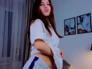 Enjoy watching this uncut movie of Elsacare Cam porn model from chaturbate