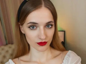 View the complete scene called LilaMontrose, 20 years old, brown hair trans