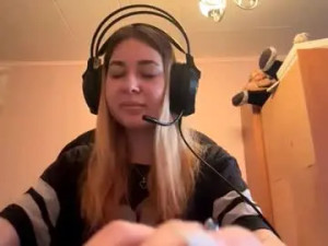 Watch the hardcore clip titled Garnettdelbo Cam porn model from chaturbate