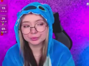 Enjoy watching hardcore video of Carolinareaperr Cam porn model from chaturbate