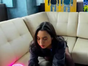 Enjoy watching this full clip called Ur_emellly Cam porn model from chaturbate