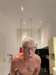 Play uncensored video named Sandro5010, 63 years old, male