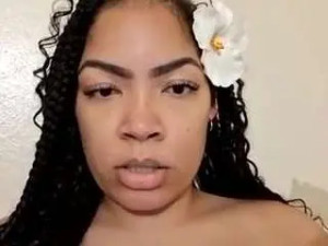 View this complete clip titled Vanessareignn Cam porn model from camsoda