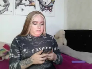 Watch this uncensored video called redvelvett22, 26 years old, trans