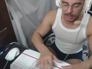 Play the uncut video called Cwbatreus, 37 years old, male