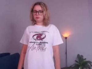 Watch this complete scene called Pollyhennings Cam porn model from chaturbate