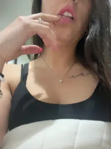 View the full scene of Camih420 Cam porn model from cam4