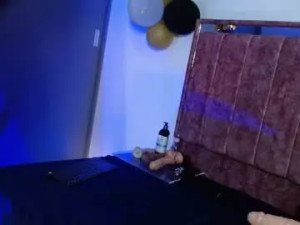 Play this full movie of Emilyzuits Cam porn model from chaturbate