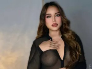 Play uncut video titled IvoriLeiva, 20 years old, brown hair trans