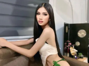 Watch this uncut clip named AlliaGrande, 19 years old, brunette hair trans