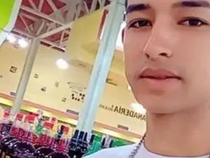 Watch this uncut scene of xxoliverxx, 20 years old, brunette hair male