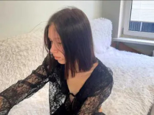 Play full clip named NovaNoirr Cam porn model from bongacams