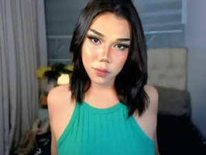 Stream the hardcore scene of FelizOganda, 21 years old, brown hair trans