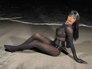 Enjoy watching this complete video titled RavenRise, 31 years old, brunette hair trans