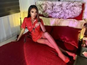 Enjoy watching hardcore clip of NathalyaBrowns, 18 years old, brunette hair trans