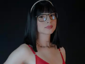 Play the full clip of SofiaGibson, 28 years old, brunette hair trans