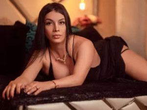 View this full scene titled YoselynRoss, 32 years old, brunette hair trans