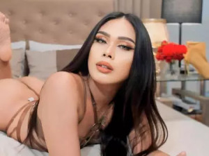 View the uncut video named CamillaArabella, 25 years old, brunette hair trans