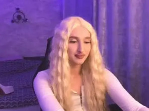 View the uncensored clip called honey_sunset, trans