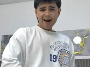 View uncut video named AndrewSmiles, 19 years old, brunette hair male