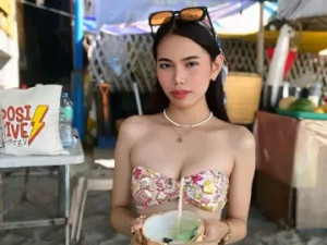 Stream uncensored video called YlianaGivenchy, 19 years old, brown hair trans