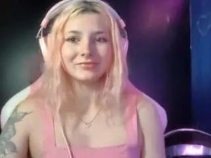 Play this complete clip called Jerlenefraker Cam porn model from camsoda