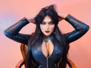 Enjoy watching hardcore movie titled AllysaMcdowell, brunette hair trans