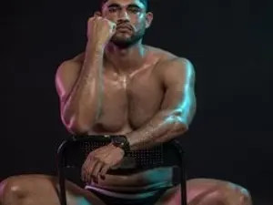 Stream this complete clip called Tonyyprice18, 28 years old, brunette hair male