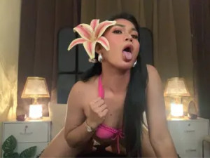 Play the uncensored movie named AvarieSamson, 26 years old, trans