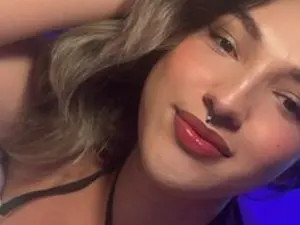 Enjoy watching the HD clip of MissKatta19, 22 years old, brunette hair trans