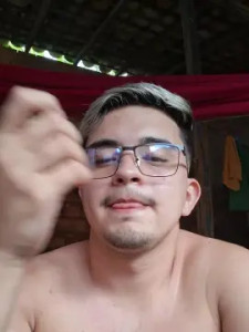 Play uncut clip of kuro37, 23 years old, male