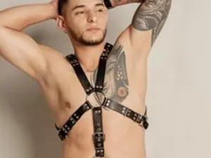 Watch the uncensored scene named iandygrassoo, 20 years old, brown hair male