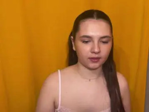 Watch the uncensored scene of -FoxAlisa- Cam porn model from bongacams