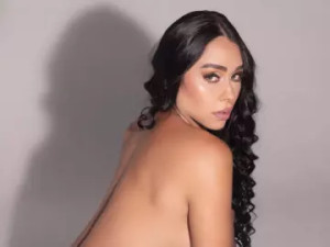 View complete video titled JuanitaSalv, 29 years old, brunette hair trans