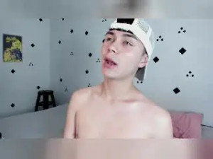 View complete movie of Crushnier, brunette hair male