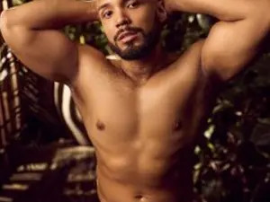 Play this uncut clip of LionFerrer, brunette hair male