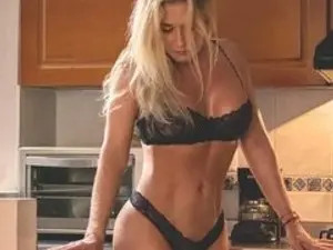 Watch uncut video named alexahot0069, 36 years old, blonde hair trans