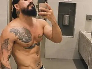 Play this HD clip of Ryan_BIGDIC22, brown hair male