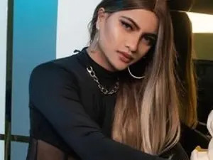 Watch this complete scene named MiaLovelyts, 24 years old, brunette hair trans