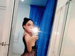 Play this uncensored video titled KylinJanner21, 19 years old, brunette hair trans