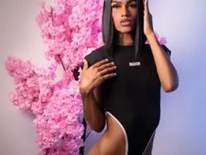 Stream uncensored video titled Arlinn, brown hair trans