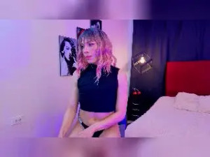 Watch the uncut video named MegandoSantoss, blonde hair trans