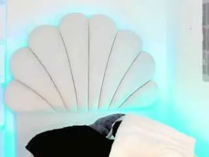 Play the full clip called valentinamarinn, trans