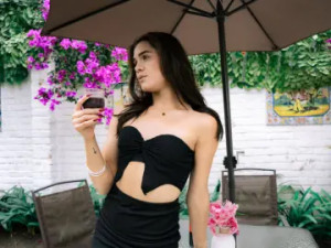 View this full video named AliceClarkc, 22 years old, brown hair trans