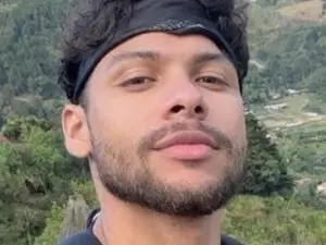 Play the full scene named Haku_kanjy, 22 years old, brown hair male