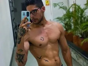 View this full movie of JeanOlimpo21, 22 years old, brunette hair male