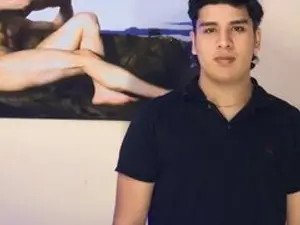 Enjoy watching this full clip of AlejoBennett, brunette hair male