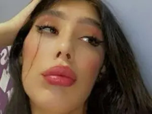 View this HD clip titled NICOLSKINNY19, 20 years old, brown hair trans